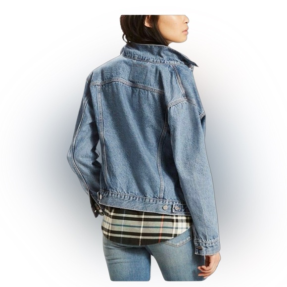 Levi's Womens 29944 0012 Stonewash Ex Boyfriend Denim Jean Trucker Jacket medium - Picture 2 of 9